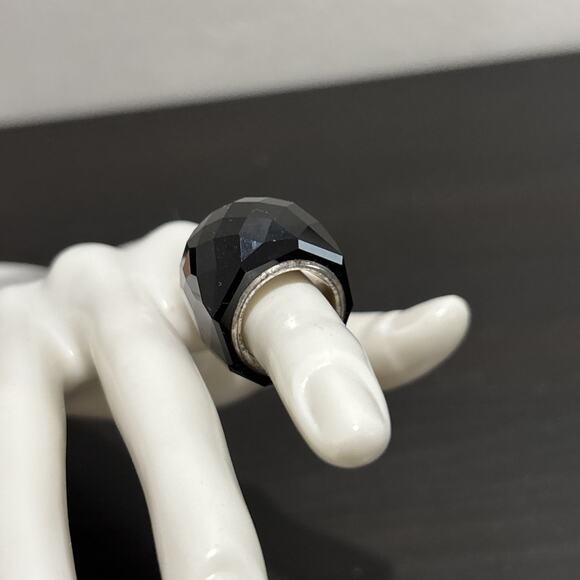 Swarovski Nirvana Ring Jet Black Crystal Size 52 **CRACK ON ONE SIDE - Picture 3 of 9
